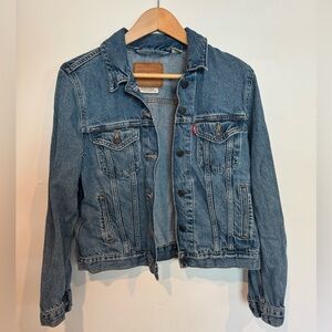 Levi’s Denim Jean jacket size Medium